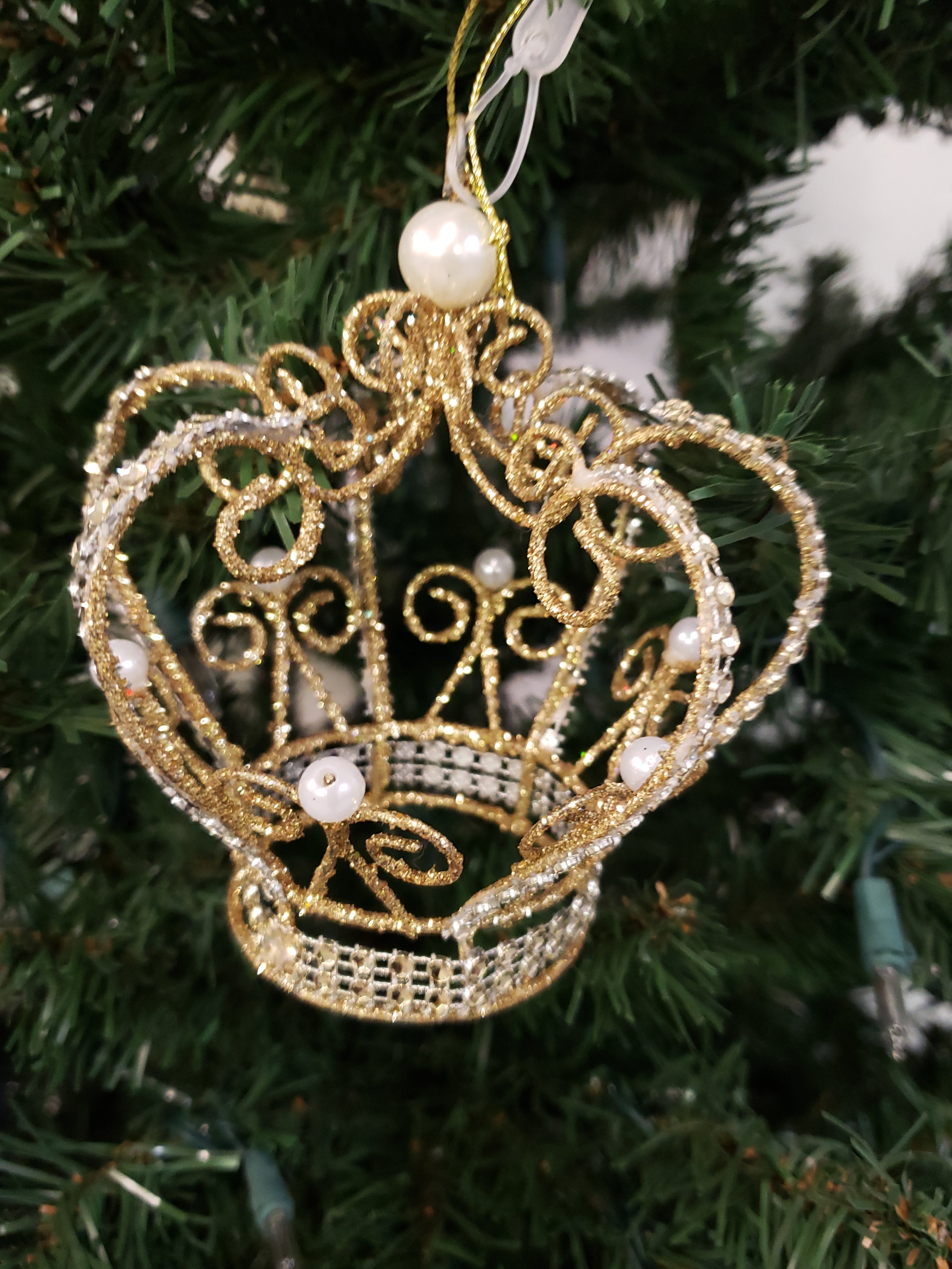 Straighten Your Crown Ornament (Gold) image 0